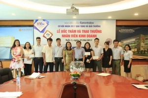  Eurowindow tổ chức chương trình bốc thăm và trao thưởng CT khích lệ NVKD tuần 1