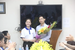  Sinh viên trường ĐH Kinh tế Quốc dân trải nghiệm thực tế tại nhà máy Eurowindow