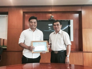  Trao thưởng nhân viên kinh doanh xuất sắc chương trình thi đua “Nhân tài Kinh doanh”
