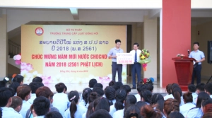  Công ty Cổ phần Eurowindow đồng hành, hỗ trợ lưu học sinh Lào của Trường Trung cấp Luật Đồng