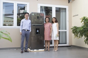  Eurowindow HCM trao thưởng khách hàng trúng Giải Nhất chương trình hoàn thành phiếu ý kiến đánh giá quý III/2019