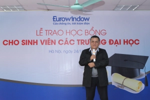  Eurowindow trao học bổng cho sinh viên các trường đại học