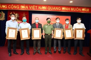  Eurowindow vinh dự nhận bằng tri ân của Thứ trưởng Bộ Công An cho công tác tích cực hỗ trợ hoạt động phòng, chống dịch Covid-19