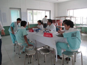  CBCNV Công ty Eurowindow hồ hởi tham gia khám sức khỏe định kỳ