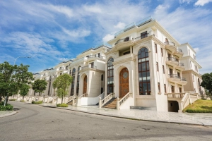  Tại sao cửa nhôm kính Eurowindow là lựa chọn hàng đầu cho biệt thự phong cách Châu Âu?