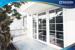 Cửa đi nhựa lõi thép: 10 mẫu và cách chọn chuẩn chuyên gia