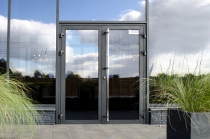 Cửa nhôm thủy lực – Sản phẩm cao cấp cho các công trình hiện đại