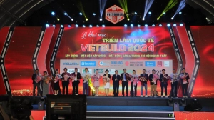  CỬA THÔNG MINH EUROWINDOW “HÚT KHÁCH” THAM QUAN NGÀY ĐẦU KHAI MẠC VIETBUILD HCM 2024