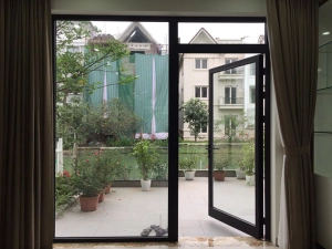  Top lý do nên chọn cửa nhôm kính mở quay cho ngôi nhà của bạn