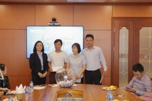  Lễ bốc thăm và trao thưởng tuần 1 chương trình khuyến khích kinh doanh nhân dịp Vietbuild 2018