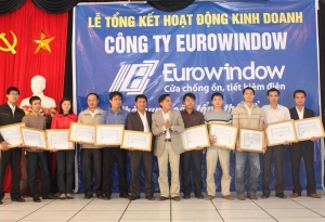  Eurowindow tổ chức chương trình đào tạo ngoại khóa và đánh giá 11 tháng đầu năm 2010
