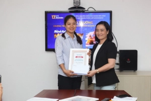 Trao thưởng Nhân viên Kinh doanh xuất sắc Tuần 2&amp;3 Chương trình khuyến mãi Sinh nhật Eurowindow 2019