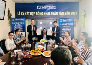  Chi nhánh Đà Nẵng ký kết Hợp đồng khai xuân và vinh danh NVKD Nhà riêng xuất sắc tháng 1/2021