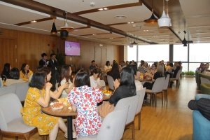 64 “nàng thơ” của khối Kinh doanh miền Bắc “chill hết cỡ” trong chương trình 8/3