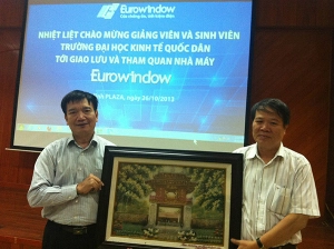  Lần thứ 2 sinh viên Đại học Kinh tế Quốc dân đi thực tế tại nhà máy Eurowindow