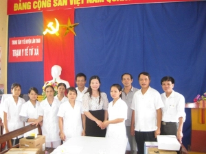  Eurowindow tặng thiết bị y tế cho Trạm y tế xã Tứ Xã, Lâm Thao, Phú Thọ