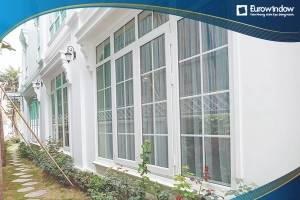  20+ Mẫu cửa nhựa lõi thép 4 cánh mở quay đẹp kèm báo giá 2022 (cửa sổ, cửa đi)