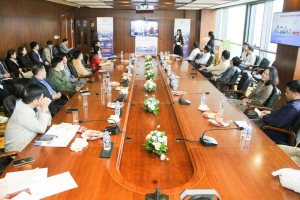  Eurowindow tổ chức bốc thăm khách hàng may mắn trúng thưởng ô tô Mercedes C200